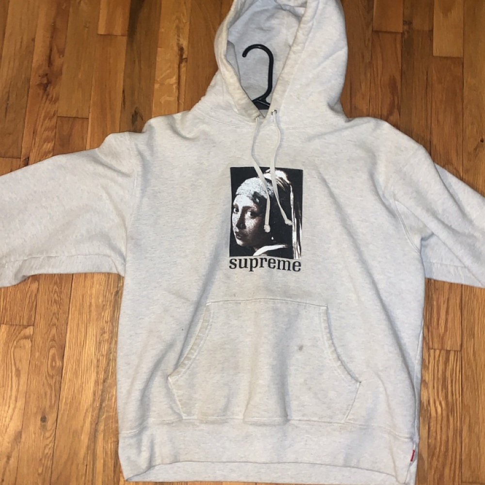 Supreme Light Gray Hoodie with Graphic